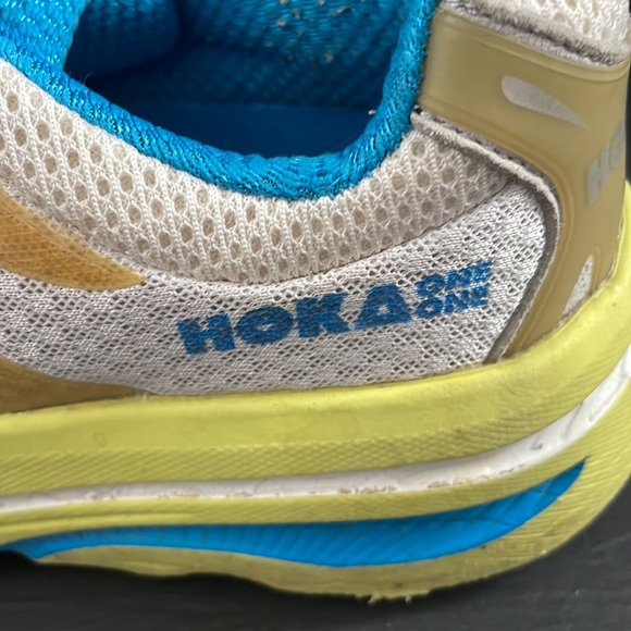 Hoka One One Womens Size 11 Bondi B High Visibility Yellow Running Time to fly. - Picture 3 of 13